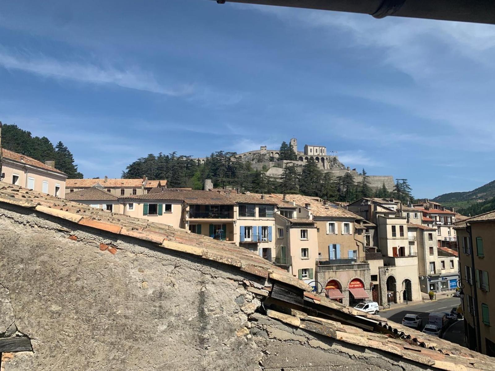 Le Jalet En Provence - Penthouse Apartment Sisteron Bagian luar foto